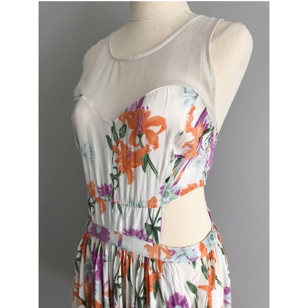 ★ SALE ★ O'NEILL Floral Cutout Dress with Pockets - Picture 4 of 12